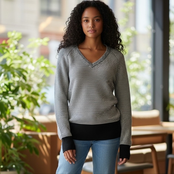 Calvin Klein Sweaters - Calvin Klein Black White Striped Sweater Layer Spring Lightweight Designer